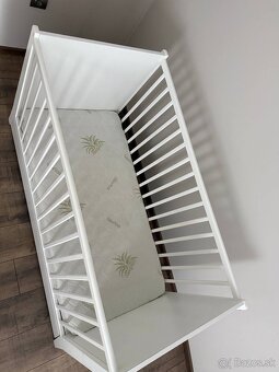 Predam skoro novij postel - 2