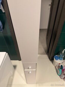 Úzka skriňa do kúpelne - 2