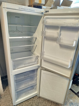 SAMSUNG RB29FSRNDWW - 2