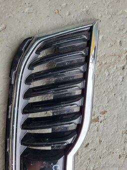 Maska mriežka ŠKODA OCTAVIA III 3 5E0853653C - 2
