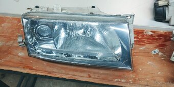 Predám predné svetlá na Octavia 1 po Facelift - 2