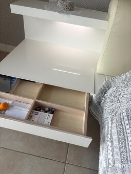 Manželská posteľ s osvetlením a suflikmi - 2