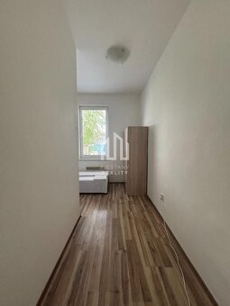 Ubytovanie priamo v centre Piešťan - samostatný 4-izbový byt - 2