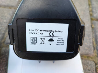 Li-Ion akumulátor 12V (3Ah) s nabíjačkou pre náradie Makita - 2