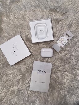 Apple AirPods Pro 2 - 2