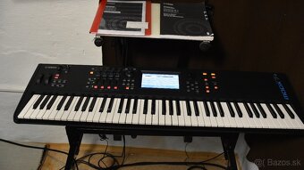 Predám synt. workstation YAMAHA MODX7plus s príslušenstvom - 2