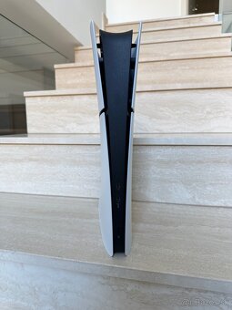 PlayStation 5 slim 825gb 2025 - 2