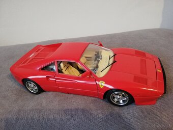 1:18 FERRARI GTO  bburago - 2
