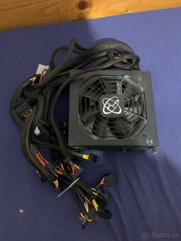 Predám počítačový zdroj XFX Pro 550W a chladič Noctua - 2