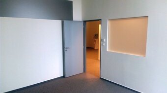 Samostatný kancelársky celok 107m² v blízkosti letiska na pr - 2