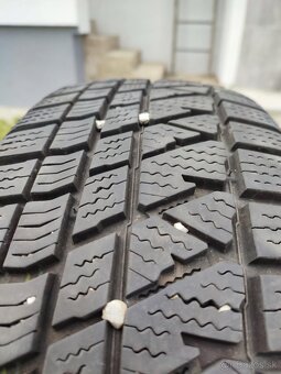 zimné 215/65 r17 - 2