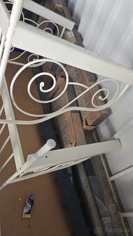 Kovova posteľ s roštom - 2