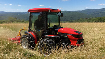 Malotraktor AGT 1060-SVAHOVÝ SPECIÁL, otoč. pracovisko, 56HP - 2