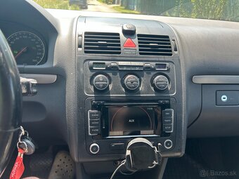 Volkswagen Touran 2.0 tdi DSG - 2