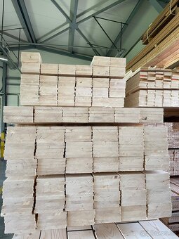 Hobľované hranoly a dosky - SMREK - 2