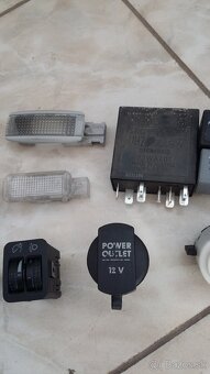 Poistková skrinka Golf 4 - 2