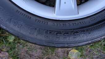 Mazda sada kolies R15 - 2