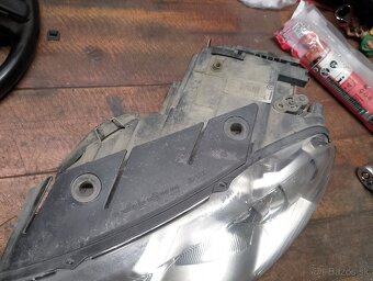 Bixenónovy svetlomet Passat B6 - 2