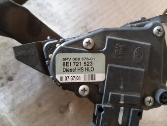 Plynový pedál Audi A4 b6/b7 - 2