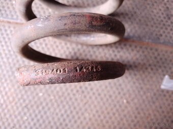 Predám originálne predne pružiny Mercedes Benz E‑class W124 - 2