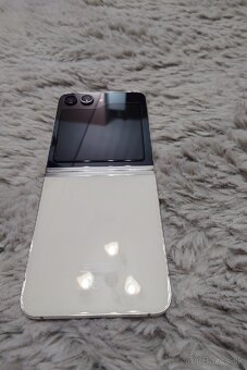 Samsung galaxy FLIP 5 - 2