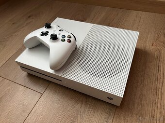 Predám Xbox One S 500GB + 1 Controller + GTA V - 2