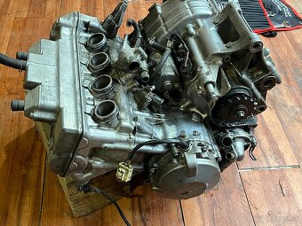 Motor Honda cbr 600 rr pc37 2006 - 2
