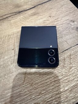 Samsung Galaxy Z Flip4+ Samsung Galaxy watch 6 Classic - 2