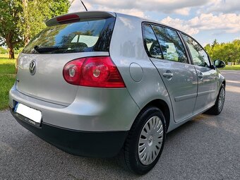 Volkswagen Golf V 1.4 16V Benzín - 2