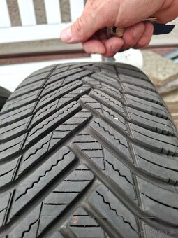 225/65 R17 celoročné - 2