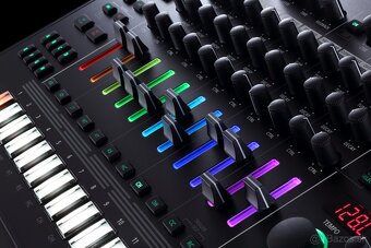 Predám Roland TR-8S + Decksaver, V záruke do 05.01.2027 - 2
