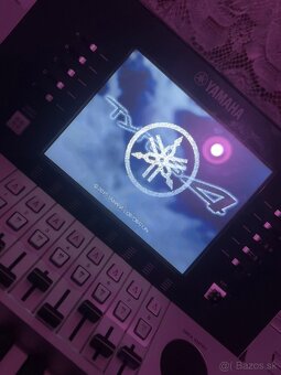 Yamaha Tyros 4 - 2
