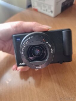 Predám SONY ZV-1 - vlogovací fotoaparát - 2