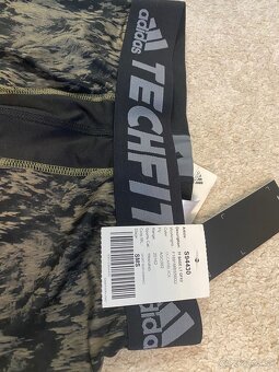 Pánske Adidas Techfit legíny - 2