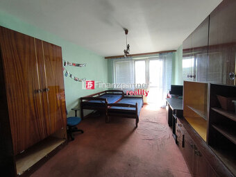 Na predaj trojizbový byt s balkónom na sídlisku Juh Michalov - 2