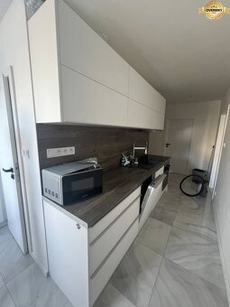 Prenájom 3 izbový byt v úplnom centre Malaciek  - 2