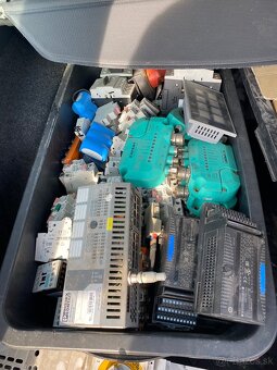 Ističe hlavné spínače - 2