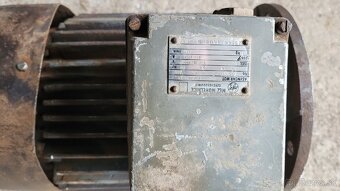 Elektromotor 1,5 kw 710 ot/min - 2