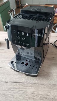 Automatický kávovar Delonghi - 2