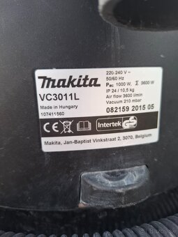 Makita VC3011L - 2