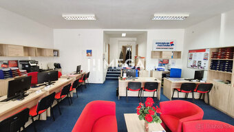 PRENÁJOM OBCHODNÉHO PRIESTORU V CENTRE MESTA HUMENNÉ - 2