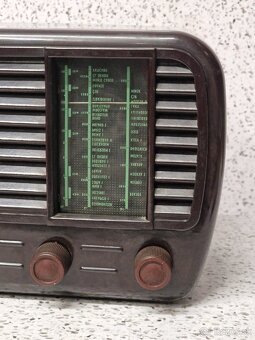 STAROŽITNÉ BAKELITOVÉ RÁDIO - JISKRA PARDUBICE - 2