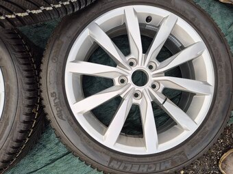 Nepoužitá zimní kola r17 Vw Golf Michelin - 2