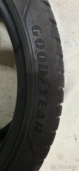 235/40 r19 Goodyear zimné - 2