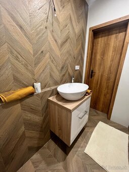 ZĽAVA 3000 € Kompletne zrenovovaná a zariadená dvojgarsónka - 2