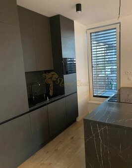 3-izb. byt, Zuzany Chalupovej, Petržalkou s veľkou terasou a - 2