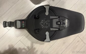 CYBEX Sirona T i-Size a Cloud Z2 i-Size, black so zakladnou - 2