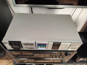 JVC KD-D55E - Made In Japan (1982) - 2