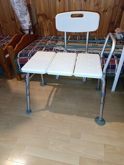 Sprchovacia stolička do vane - 2