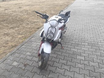 Kawasaki ER6N - 2